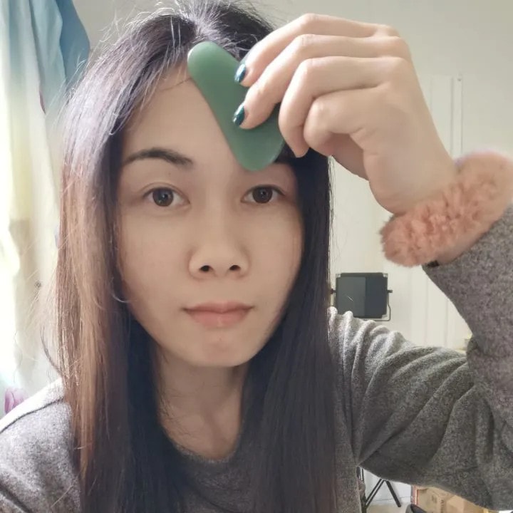 Gua Sha Massage - Remove Forehead Wrinkles 3 how to remove wrinkles