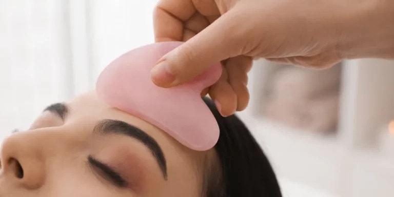 How to Incorporate a Gua Sha Tool into Your Skincare Routine: Frequency and Tips 7 How Often Should You Use a Gua Sha Tool?